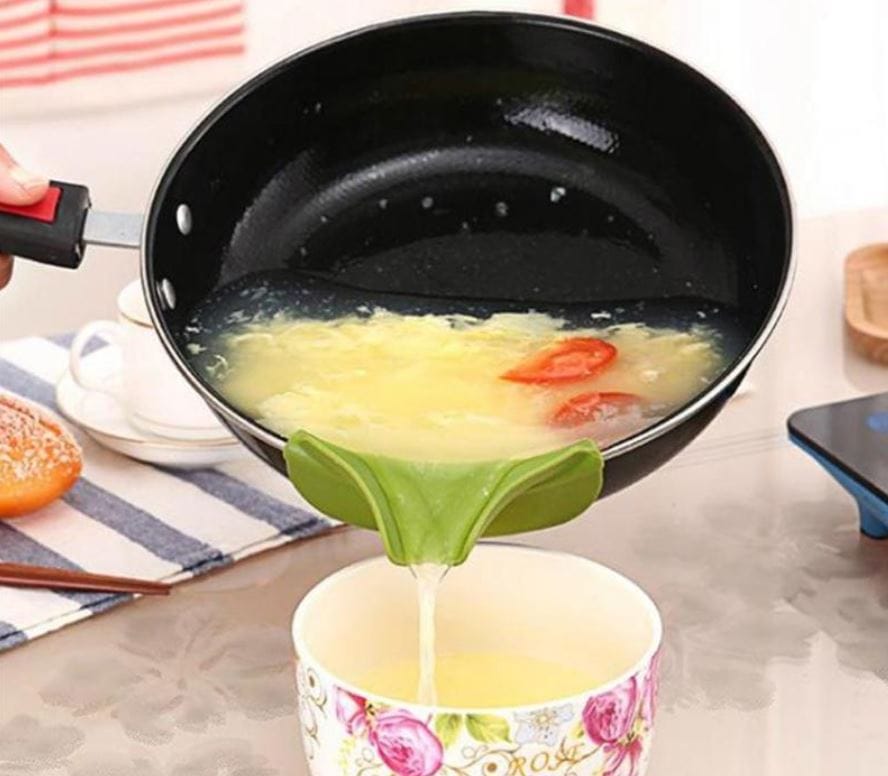 Anti-Spill Silicone Slip On Pour Soup Spout Funnel