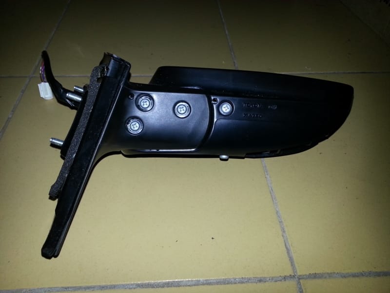 Toyota Vios Genuine Left Side mirror - Image 3