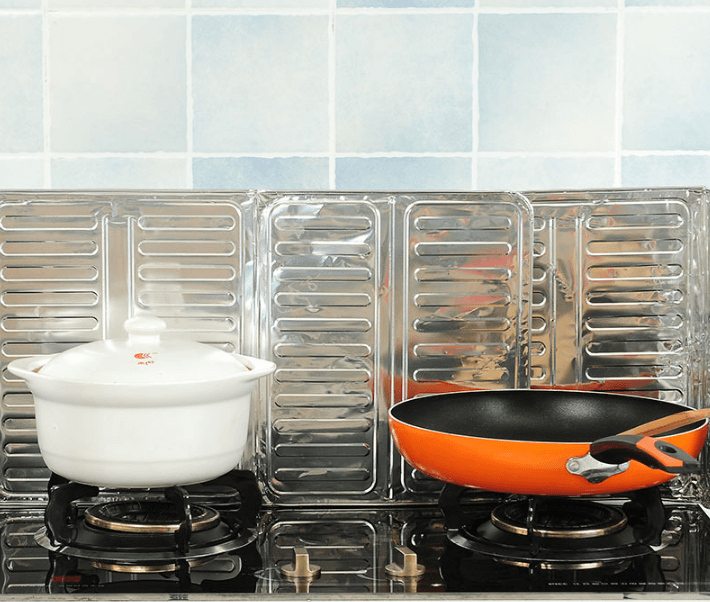 Aluminium Foil Splatter Guard for Gas Stove - Image 2