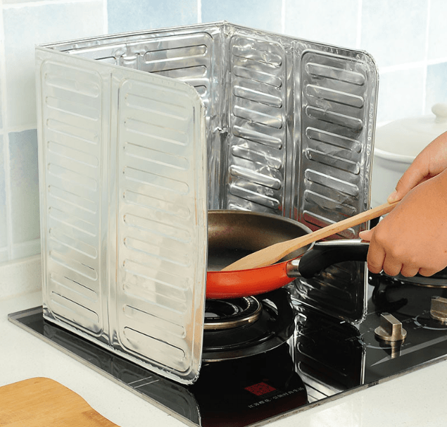 Aluminium Foil Splatter Guard for Gas Stove - Image 3